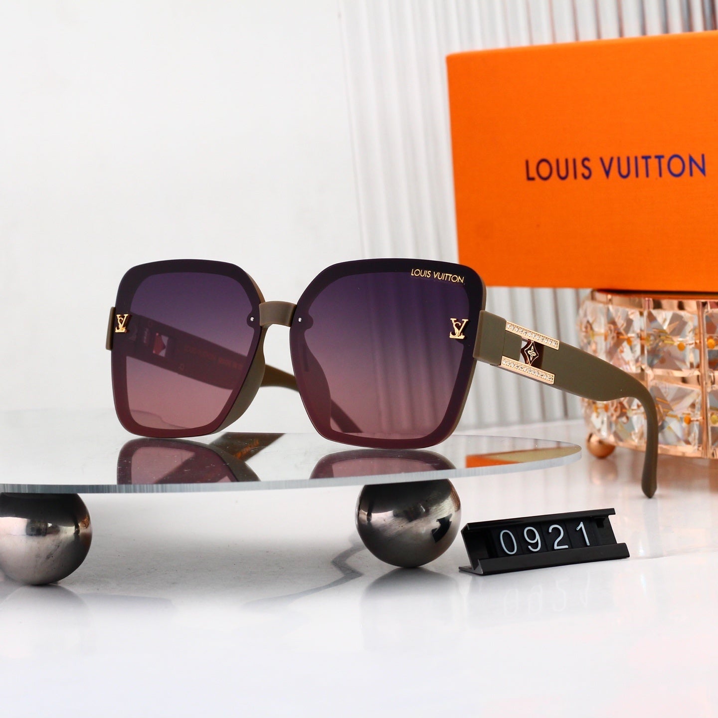 Louis vuitton Metal Logo Oversized Sunglasses 0921 Butterfly